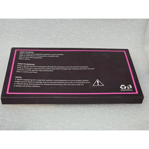 Magnetic Eyelashes & Eyeliner Kit With Easy Application Natural-Looking Lashes - Picture 2 of 2